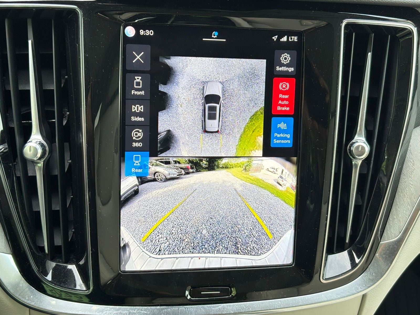 2025 Volvo V60 Cross Country B5 Plus