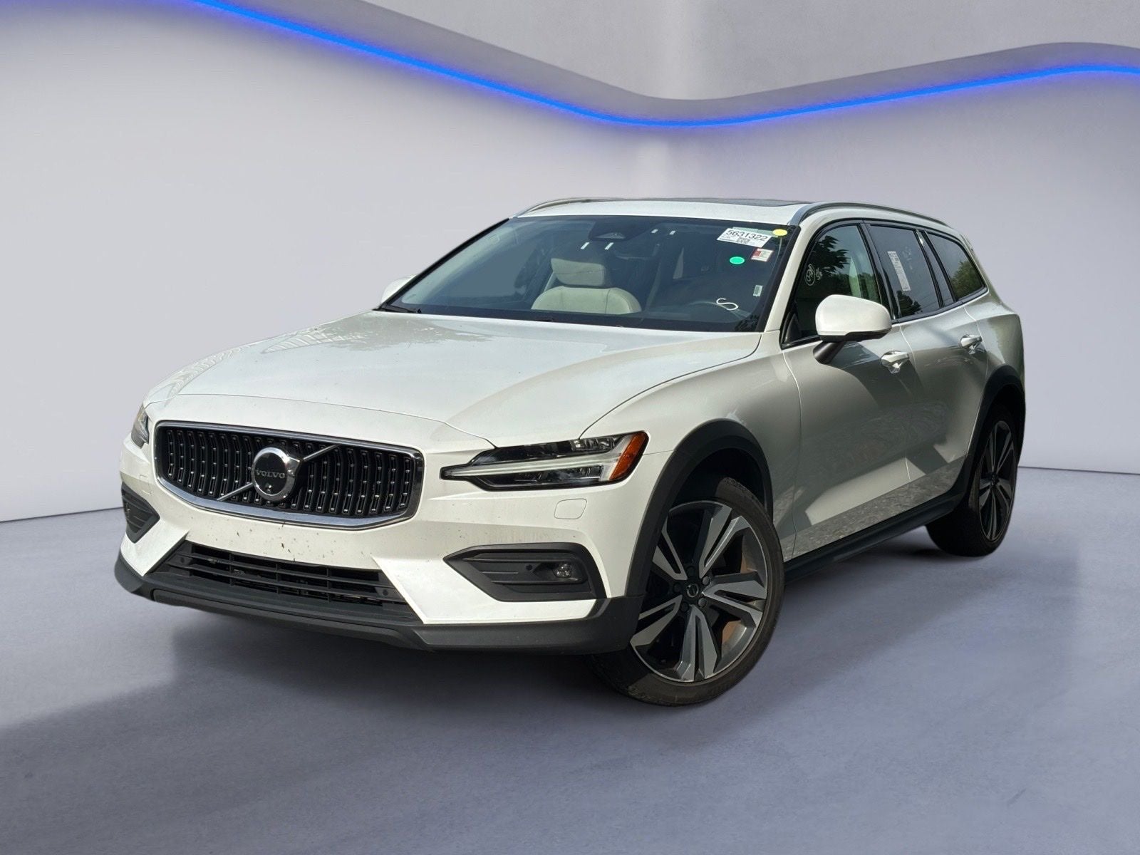 2025 Volvo V60 Cross Country B5 Plus