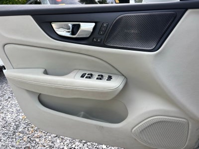 2025 Volvo V60 Cross Country B5 Plus