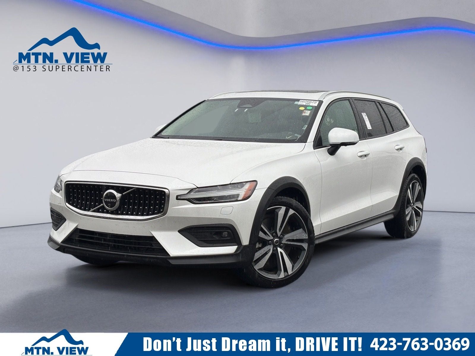 2025 Volvo V60 Cross Country B5 Plus