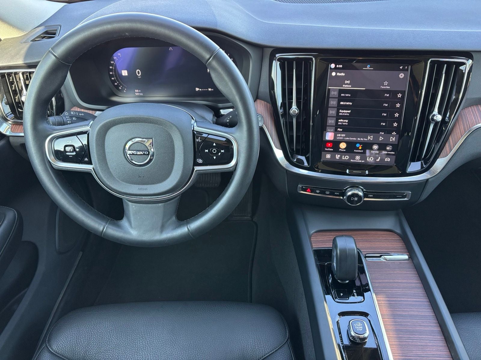 2025 Volvo V60 Cross Country B5 Plus