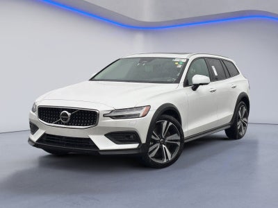 2025 Volvo V60 Cross Country B5 Plus