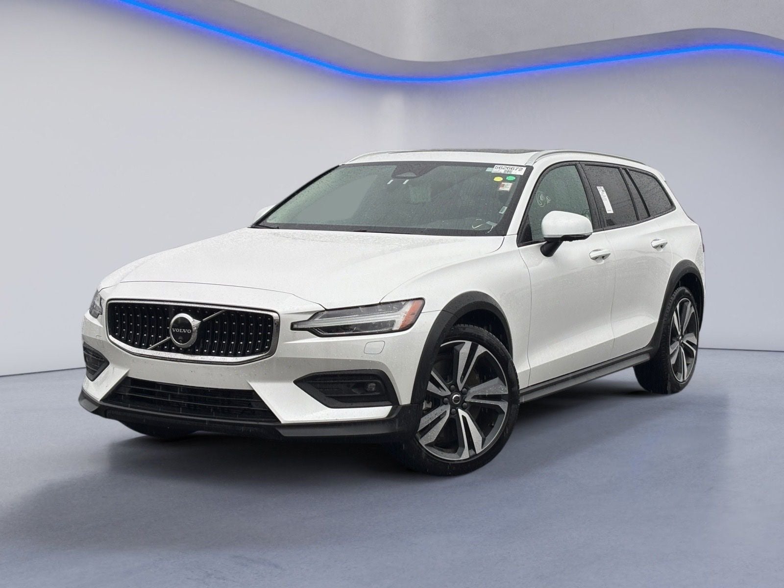 2025 Volvo V60 Cross Country B5 Plus
