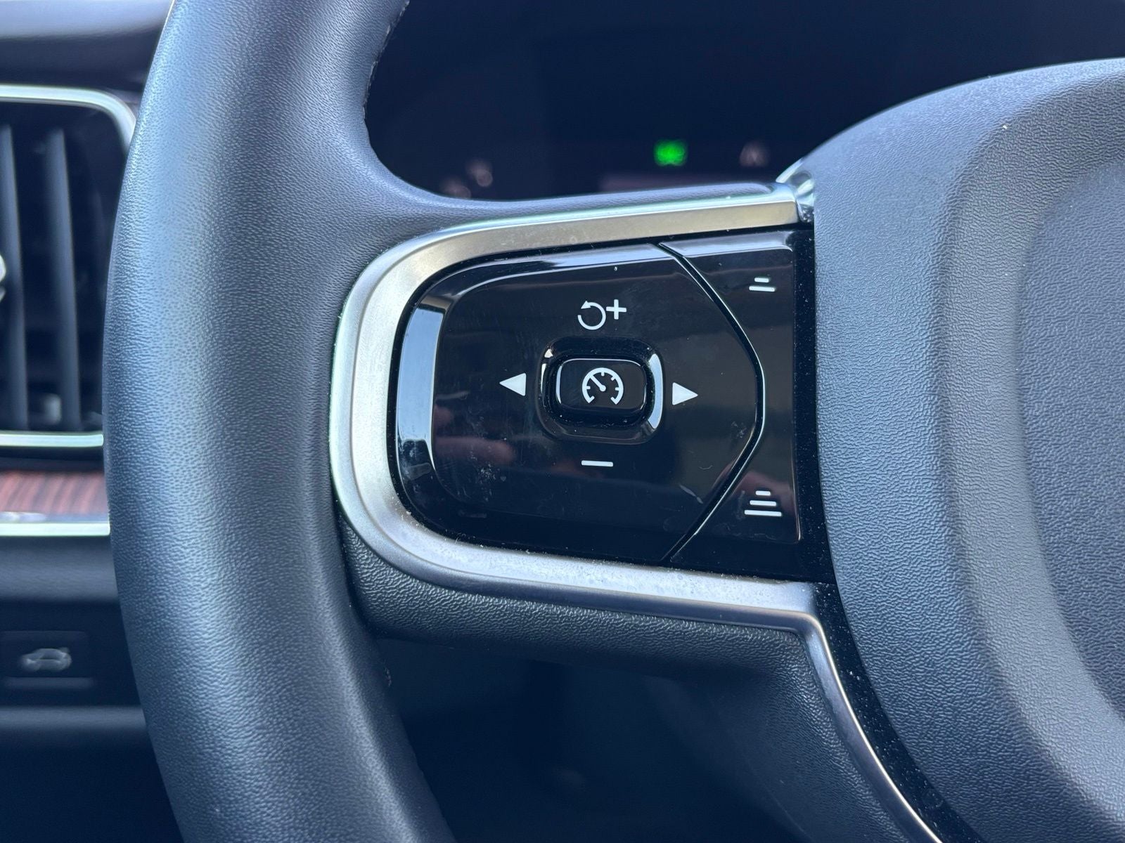 2025 Volvo V60 Cross Country B5 Plus