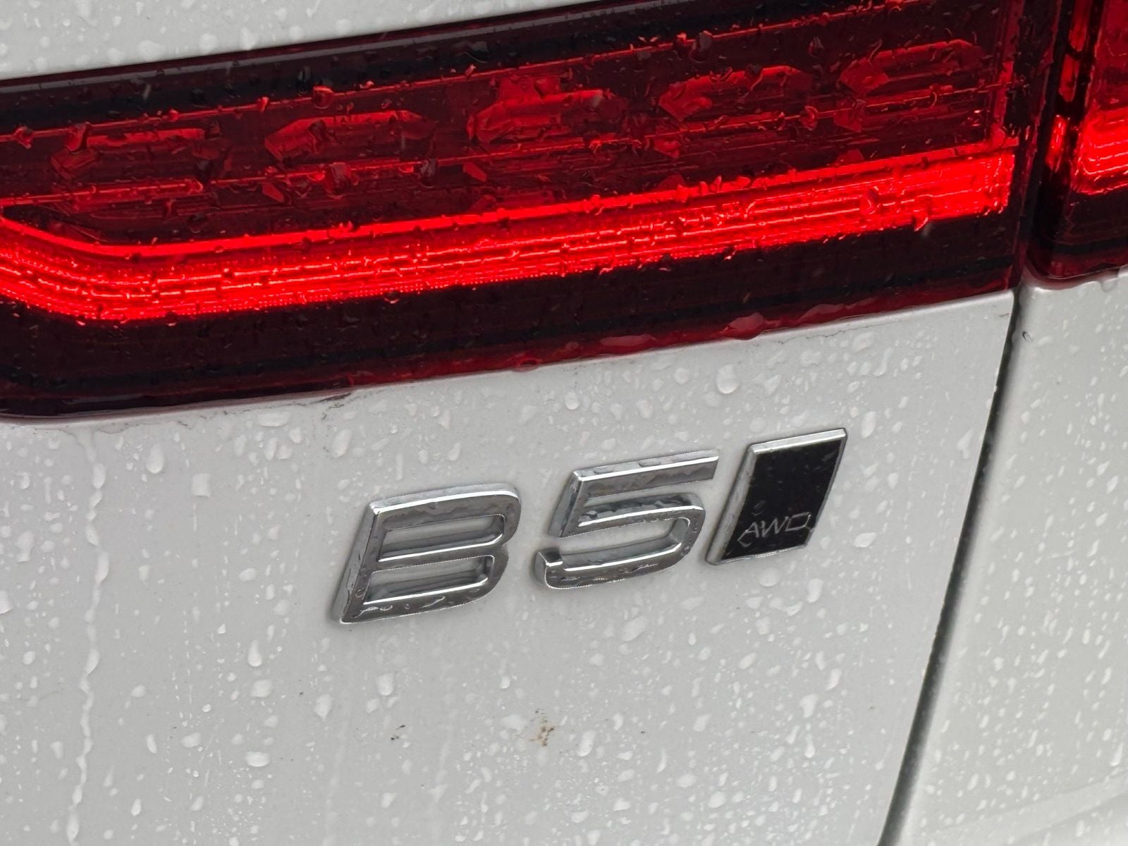 2025 Volvo V60 Cross Country B5 Plus