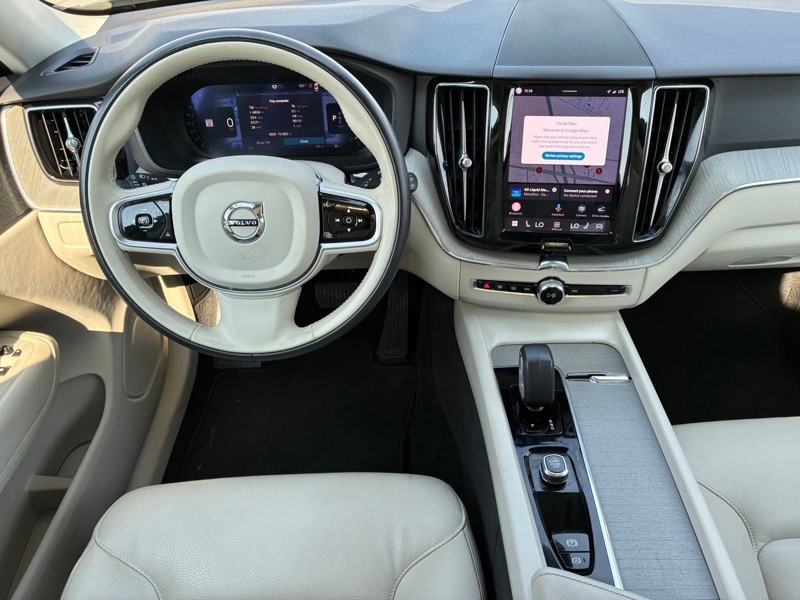 2025 Volvo XC60 B5 Plus