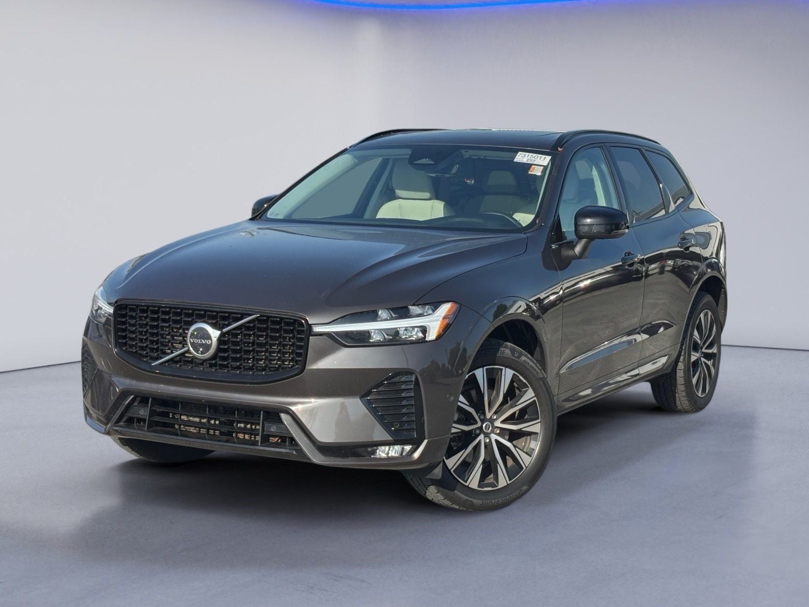 2025 Volvo XC60 B5 Plus